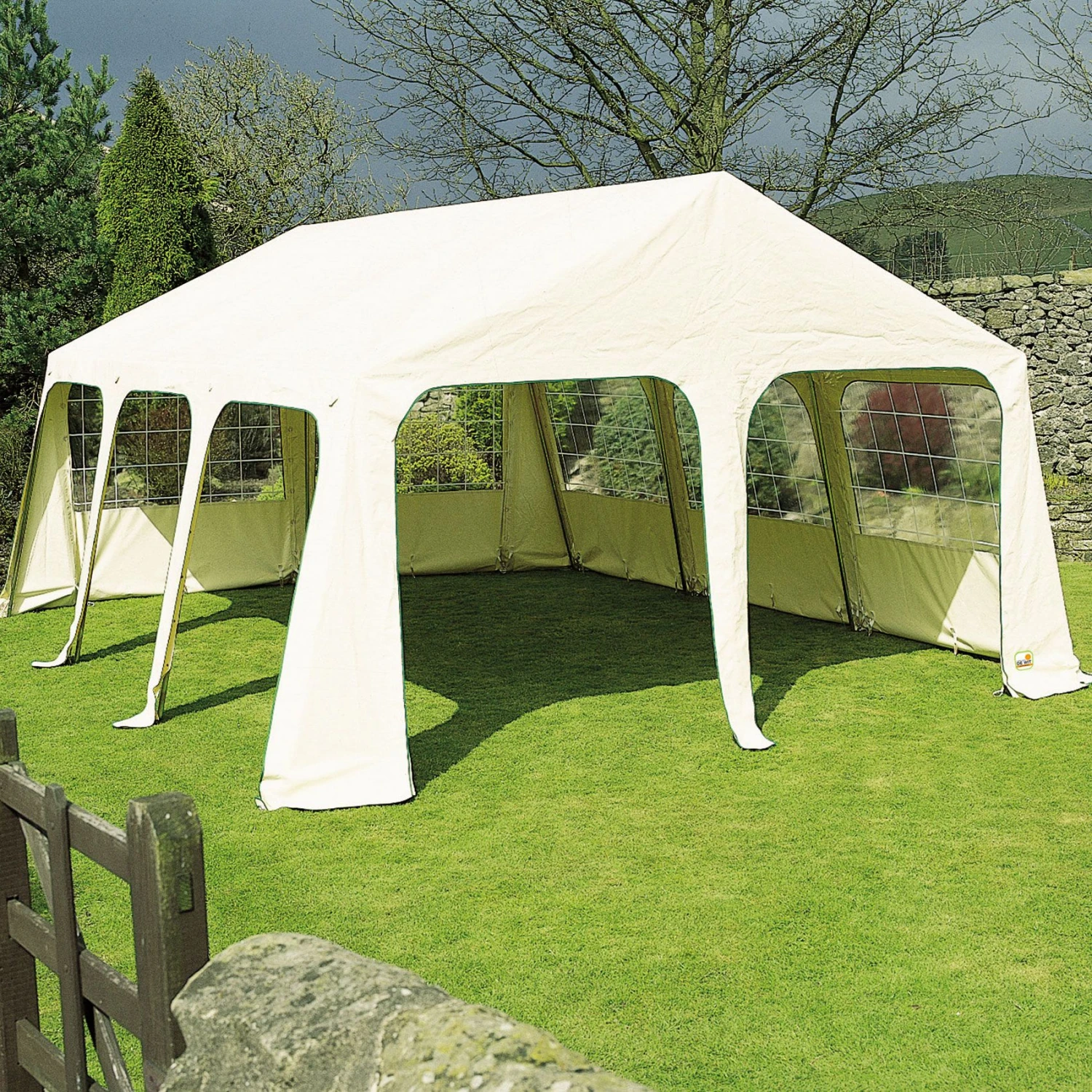 De WitPartytent deluxe 1000 x 500 De WitPartytent Deluxe 1000 X 500 -Buiten Kamperen Winkel 119870 000 01