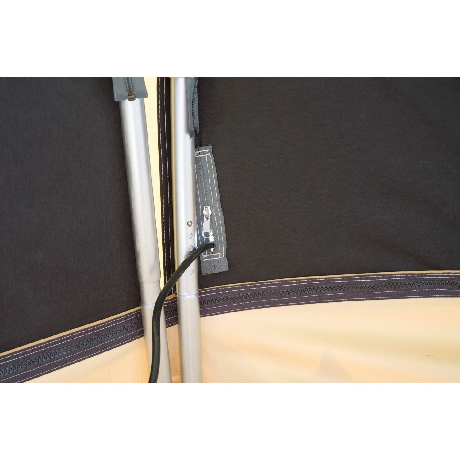 Cabanon Biscaya 440 All Season tunneltent 2023 Cabanon Biscaya 440 All Season Tunneltent 2023 -Buiten Kamperen Winkel 142187 180 11